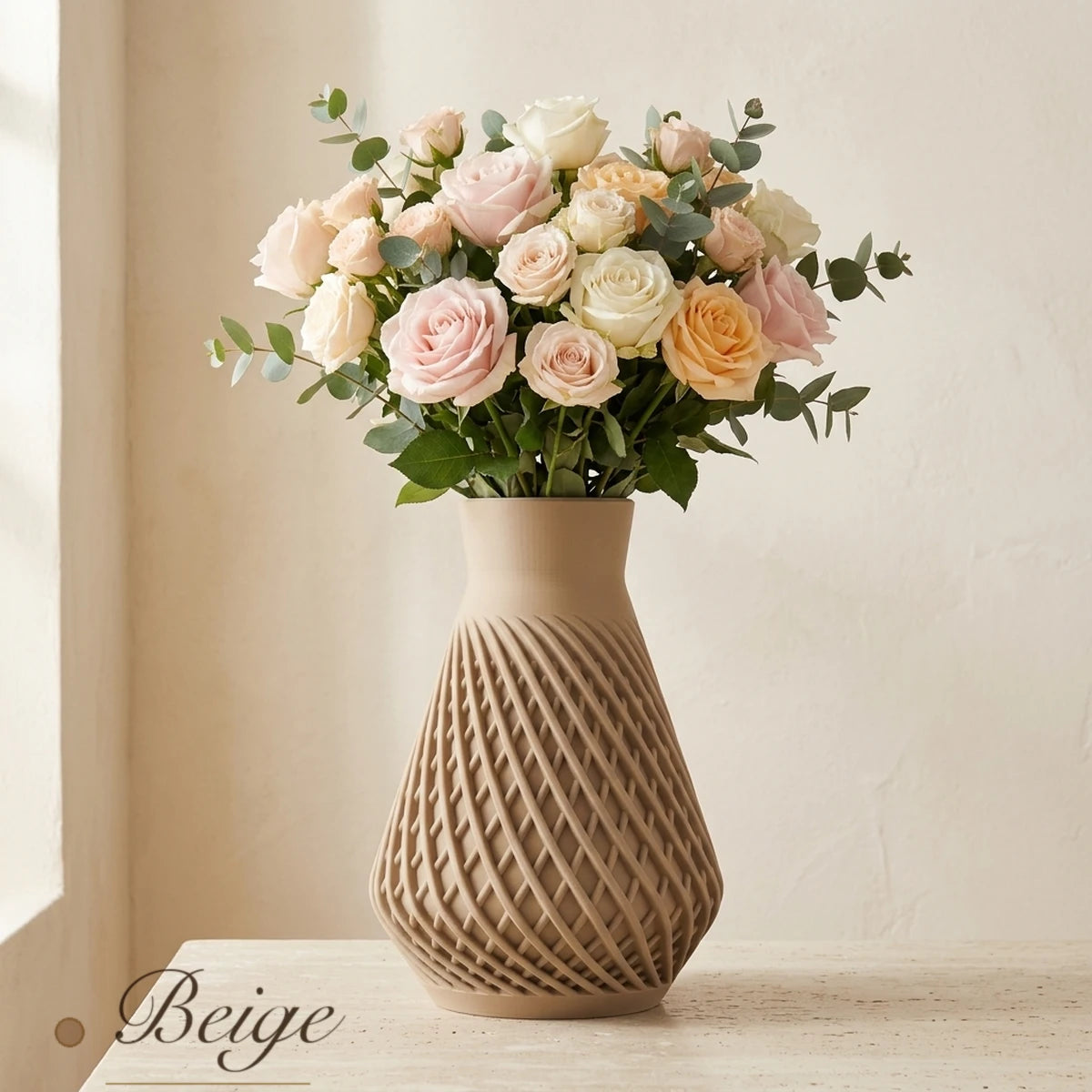 Florero Eolia Beige con ramo de rosas